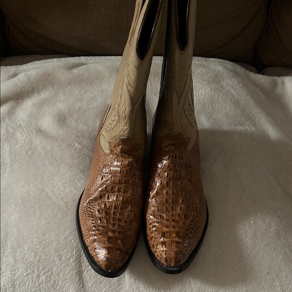 Brown Crocodile Pattern Leather Boots